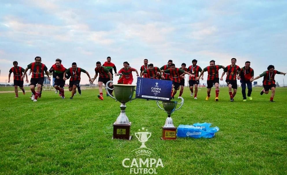 Recreativo y su primer festejo de campeones