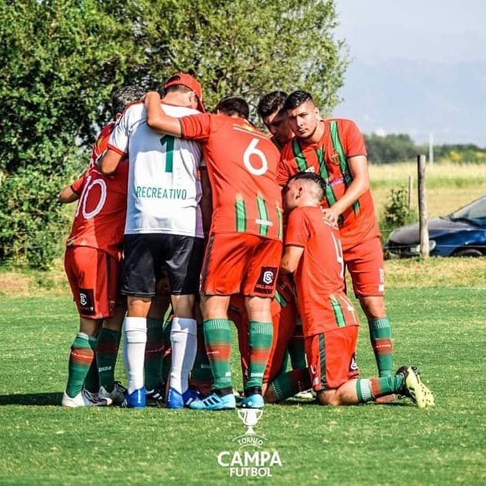 Partido de recreativo, grupo unido previo al partido